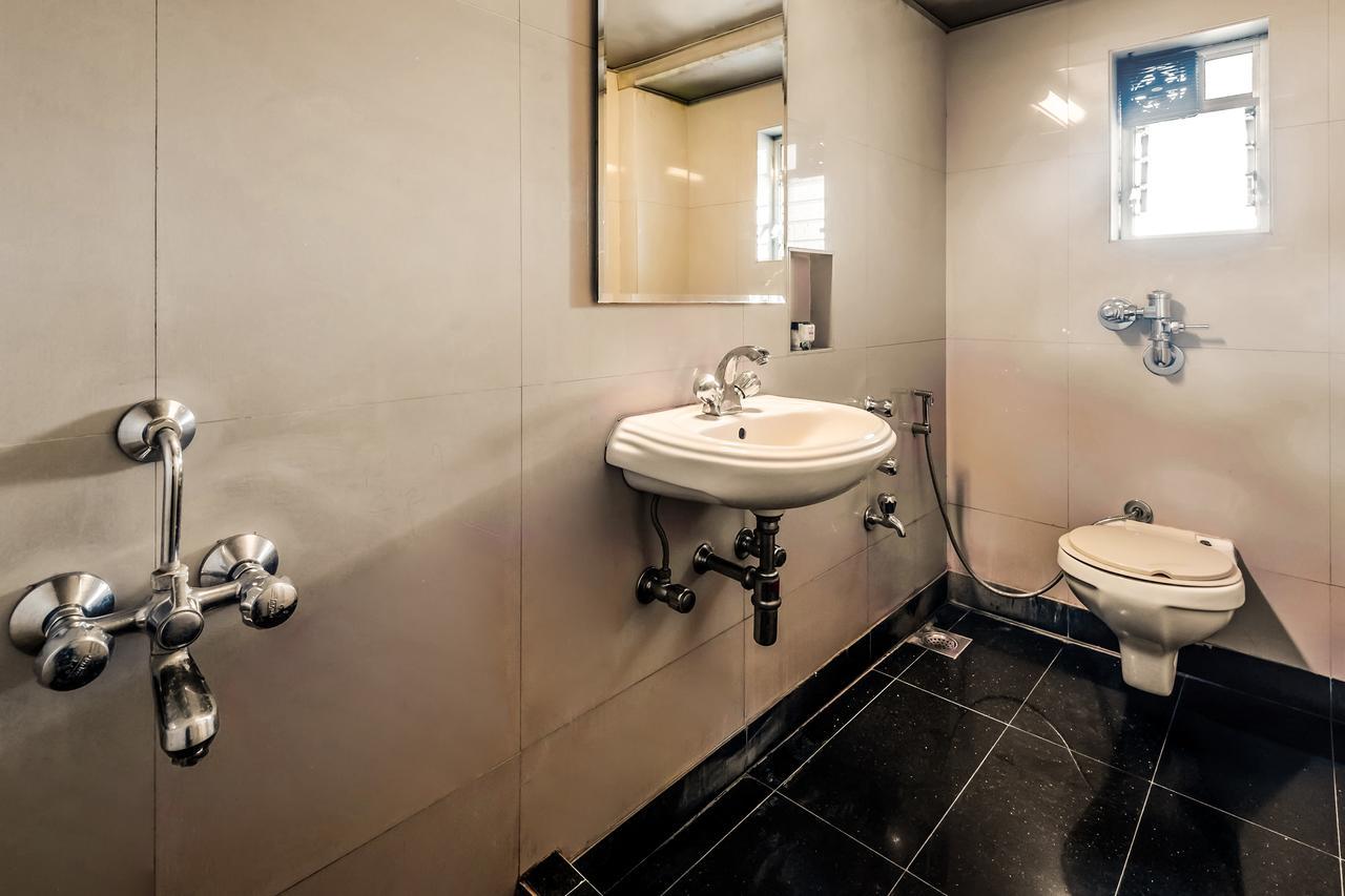 Oyo Flagship 561 Host Inn Mumbai Bagian luar foto
