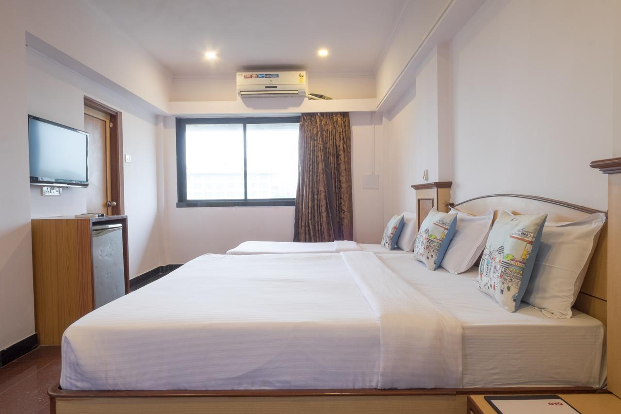 Oyo Flagship 561 Host Inn Mumbai Bagian luar foto
