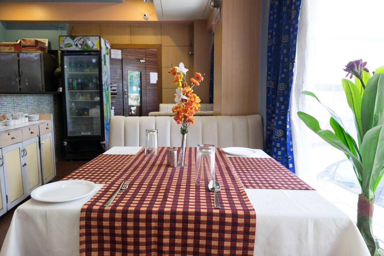 Oyo Flagship 561 Host Inn Mumbai Bagian luar foto