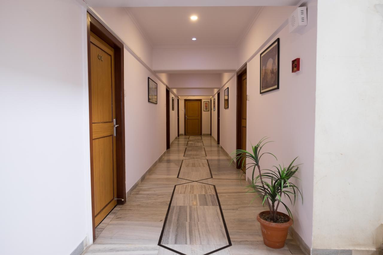 Oyo Flagship 561 Host Inn Mumbai Bagian luar foto