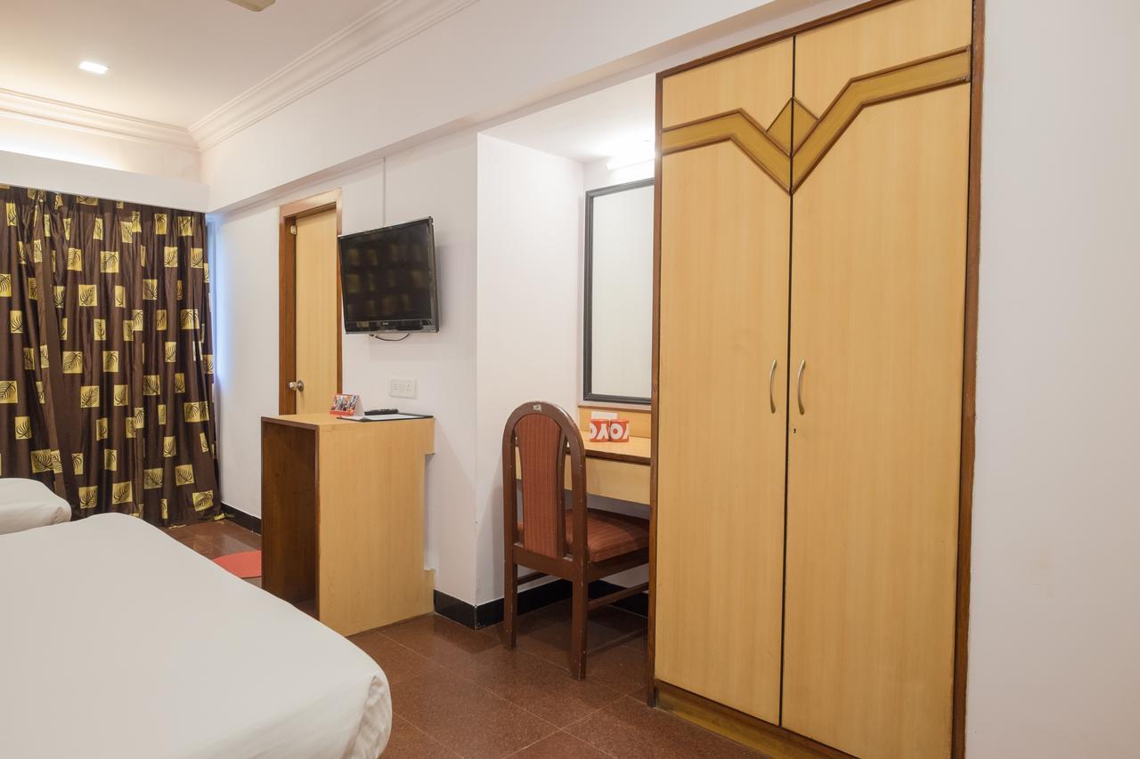 Oyo Flagship 561 Host Inn Mumbai Bagian luar foto