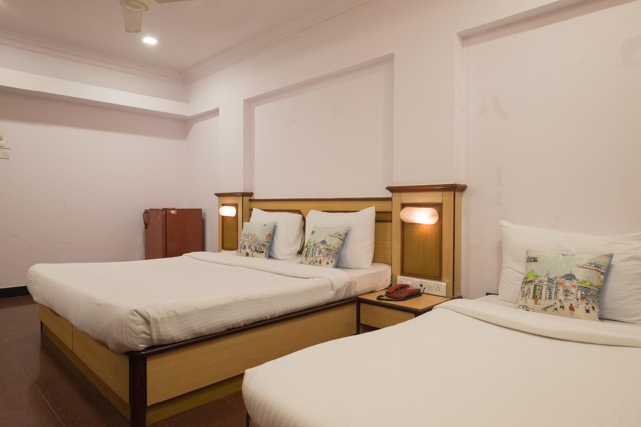 Oyo Flagship 561 Host Inn Mumbai Bagian luar foto