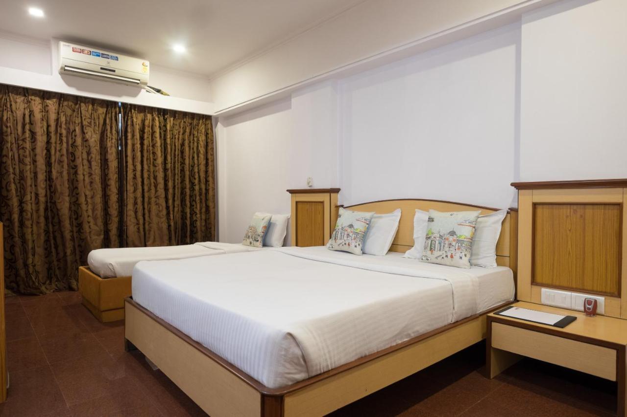 Oyo Flagship 561 Host Inn Mumbai Bagian luar foto